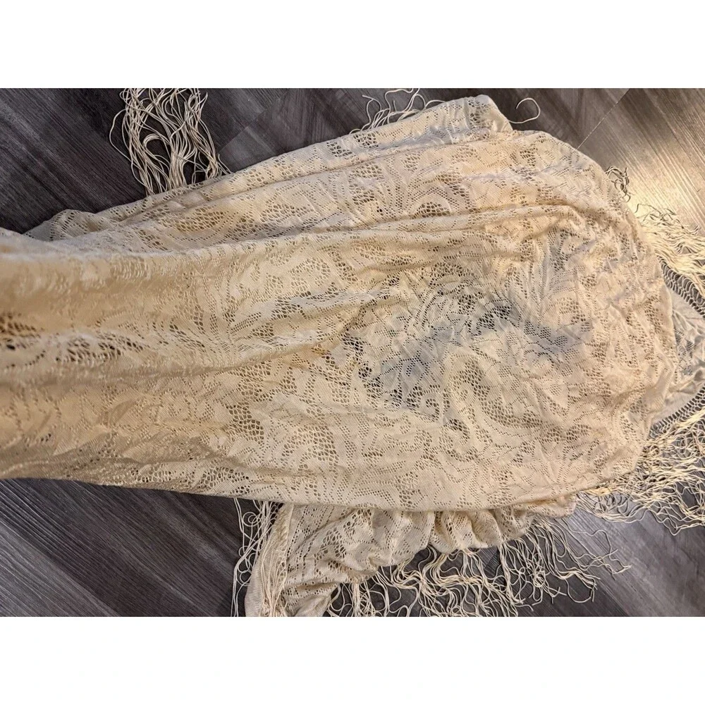 Retro Lace Floral Fringe Cream Ivory Piano Shawl Boho  Granny Cottage